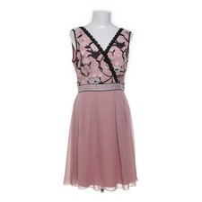 Little Mistress, Kleid