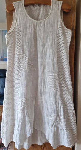 Schönes weißes leinenkleid - schönes,