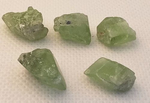 Peridot rohsteine 15mm - peridot:,
