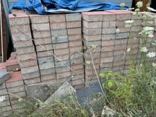 Pflastersteine rot anthrazit 20 × 20 × 8 ; ca 35 qm 