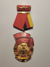 DDR Medaille Orden Banner der Arbeit Stufe 2 mit Interimspange Badge C008