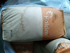 Holcim 25 kg Quarzsand 0,3 - 0,8 mm, abgefüllt im Papiersack.