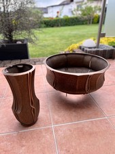 Grabschale und Vase aus Bronze