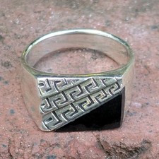 Gr. 9,5 Onyx poliert griechischer Schlüssel Brocken Ring Sterlingsilber Band