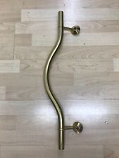Stoßgriff geschwungen messingfarben 60 cm lang, Achsmaß: 45 cm, verkratzt versta
