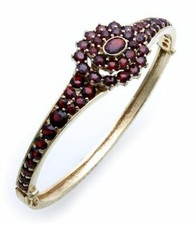 Bangle with garnet real gold