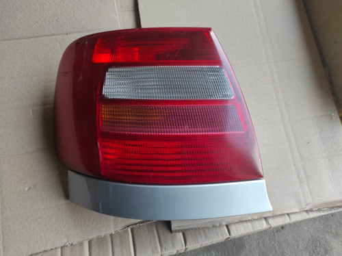 Audi 1997 hinten - a4-,