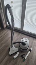 Vorwerk Staubsauger VT 300 mit