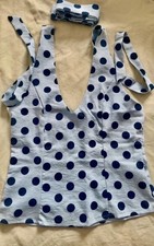 Blaues Sommer Top mit Punkten