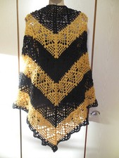 Schultertuch , Dreieckstuch, "Goldregen" , Handarbeit