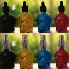 Stylische Totenkopf-Flaschen