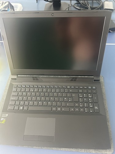 Specialist clevo n550rc - pc,