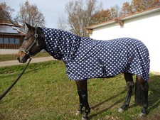 MICROFLEECE-ABSCHWITZDECKE mit HALSTEIL Kreutzbegurtung NEU 115 cm Stars Sterne