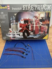 Revell 7529 Peterbilt FIRETRUCK 1:25 in Folie ink. LED Beleuchtung