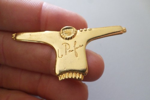 Badge pin brosche parfum - pin, le