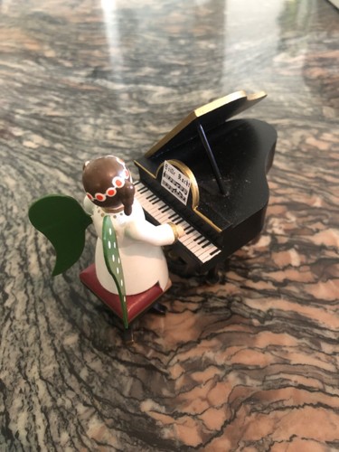 Engel mit offenem - mit,
