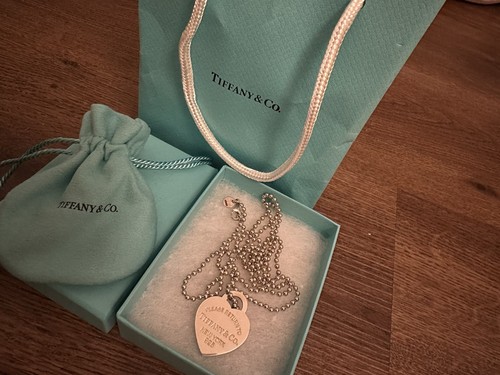 Tiffany return to - return,