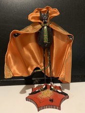 *Krinkles- Figur, Fledermaus mit Umhang, ca. 20 cm hoch