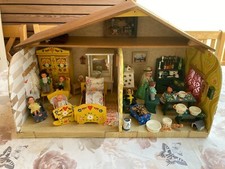 Altes Puppenhaus Puppenstube 60er/70er Jahr Bauernmöbel!