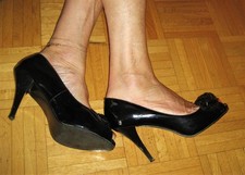 Lackschuhe High Heels Peeptoe + Gr. 40 + Absatz ca. 9,5 cm + Schwarz