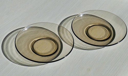 Untertassen aus rauchglas - aus,