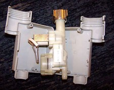 Magnetventil Geschirrspüler Bosch Siemens Neff Constructa Imperial / Teil defekt