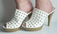 NEU♡FASHION GIRL♡Pantoletten♡Mules♡LEDER♡37♡Weiss Creme♡NIETEN♡Peeptoes♡Plateau