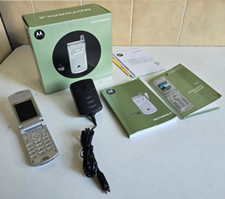 Motorola T720 (MC3-41E11) Mobilfunktelefon / Klapp-Handy / Silber / ohne Simlock