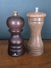 Alte pfeffer und salzmühle - alte,