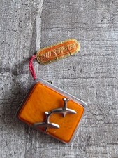 Abzeichen - Bernstein - Flieger mit Etikett WHW - 100% Original - B043-15