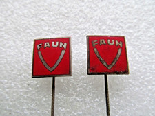 2 x alte Anstecknadel FAUN Lkw