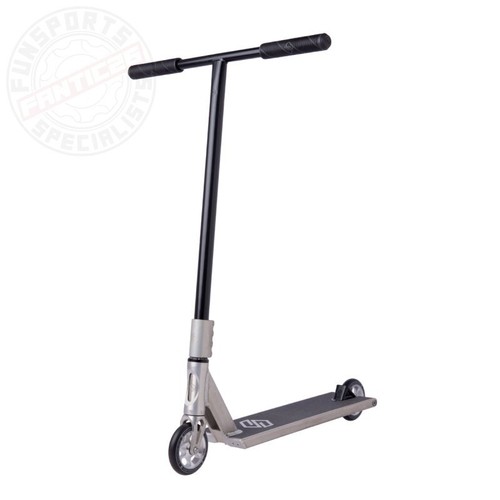 Striker gravis complete street - complete,
