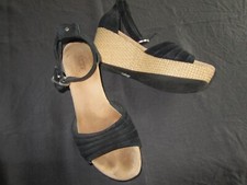 UGG Australia Sandalen Gr. 41 schwarz mit hellbraunen Keilabsatz / sehr bequem