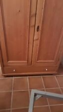 antiker weichholzschrank