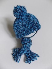 * blaumelierte Mütze + Schal