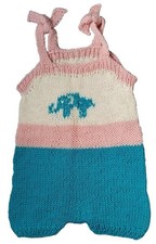 Handgefertigter gestrickter Babystrampler, Wolle