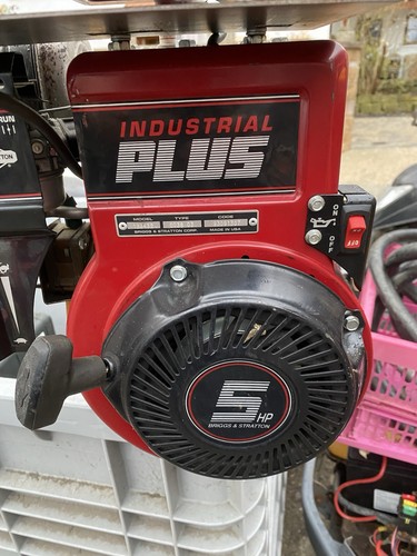 Motor agria hako - hako, b&s