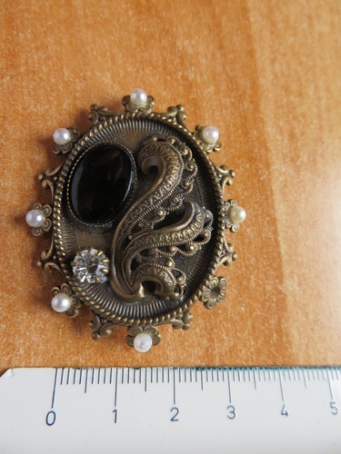 Trachtenbrosche mit dunkl