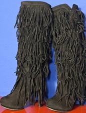 Schwarze Wildlederstiefel mit