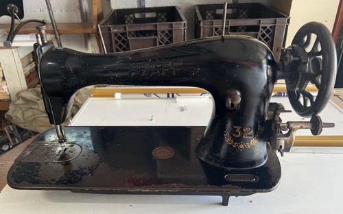Alte nähmaschine pfaff 32 - alte,