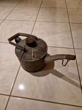 Alte historische Ölkanne aus verzinkt. Blech mit Schraubdeckel und Ausgusskappe