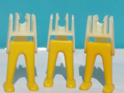Playmobil gelbe beine feste - x3,