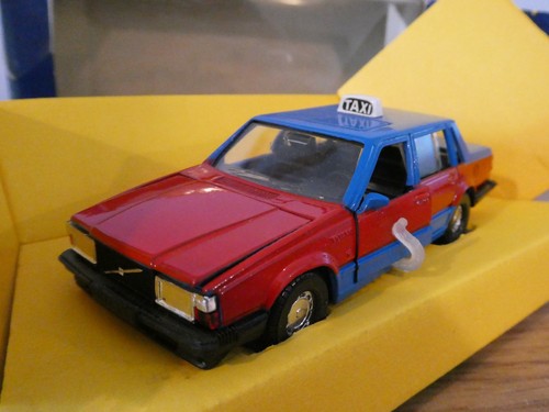 Corgi toys volvo 760 - corgi, saloon