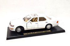 NOS! Road Tough 92038 Lexus LS400 1989 weiß 1:18 - fast wie neu