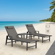 2x Sonnenliege und Gartentisch