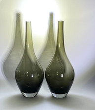 1 v. 2 Keulenvasen, farbloses