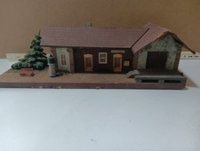 H0 1:87 antiker schöner alter Bahnhof Holz/Pappe Hersteller?