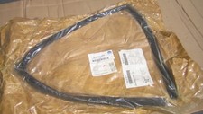 Dodge Durango 01-03 Dichtung Fenster hinten re. NOS Mopar OEM 55256414AE (301)