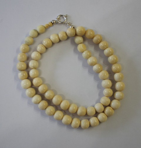 Kette aus bein - kette,