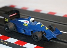 Carrera 71411 Profi Slot Car Formel 1 Typ L Peugeot No 38 Rial fährt gut #026